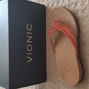 Vionic Bella II Flip Flop (Clay color)